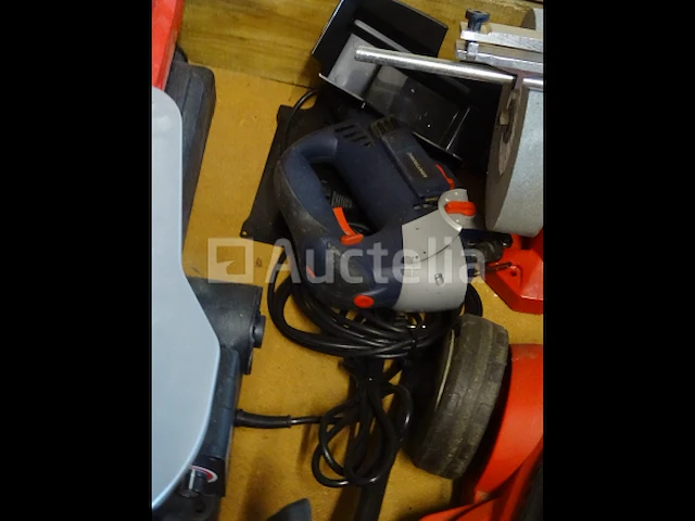 Pallet met machines - afbeelding 8 van  9