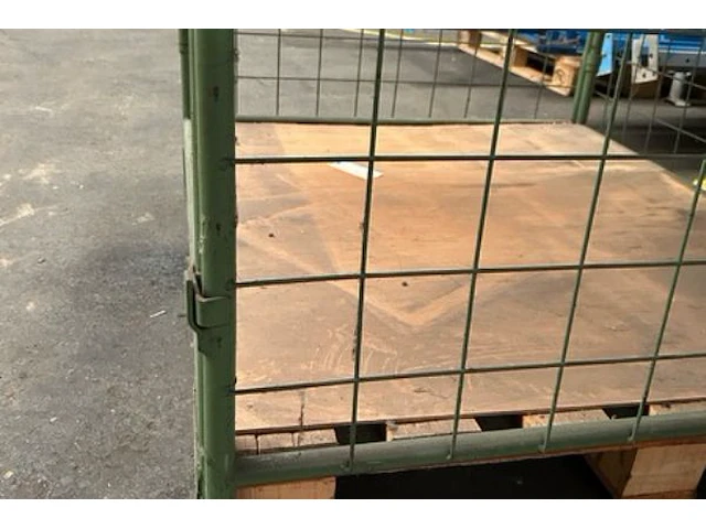 Pallet met metalen opbouwframe - afbeelding 4 van  4