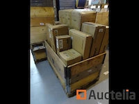 Pallet met nieuwe artikelen winkel