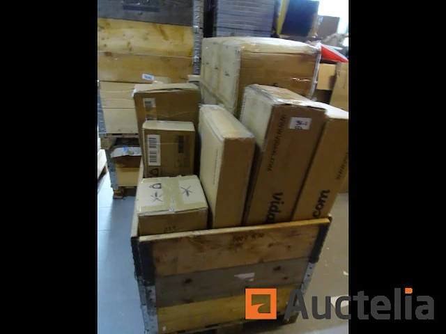 Pallet met nieuwe artikelen winkel - afbeelding 6 van  7