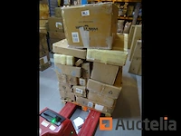 Pallet met nieuwe artikelen winkel - afbeelding 3 van  5