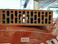 Pallet met snelbouwblokken en restanten tegels - afbeelding 4 van  5