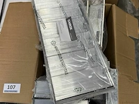 Pallet met ventilatieroosters + 2 inspectieluiken - afbeelding 3 van  6