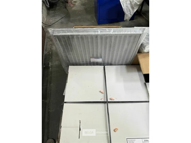 Pallet met ventilatieroosters + 2 inspectieluiken - afbeelding 5 van  6