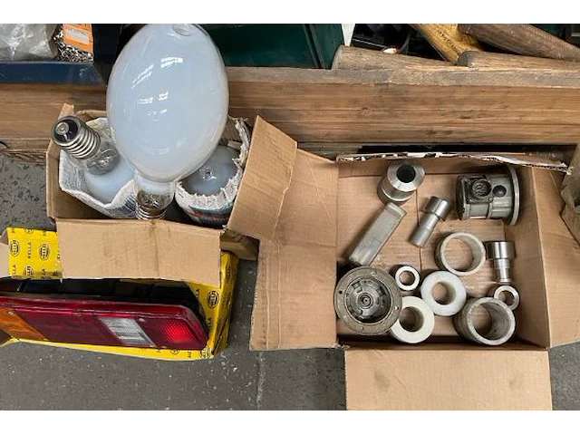 Pallet met werkgerief en toebehoren - afbeelding 2 van  5