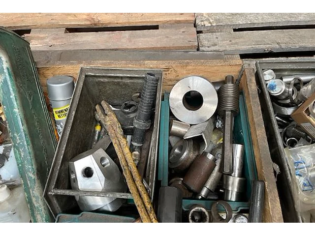 Pallet met werkgerief en toebehoren - afbeelding 5 van  5