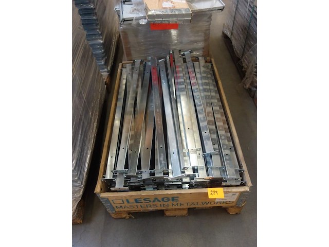 Pallet metalen bevestigmateriaal - afbeelding 1 van  3