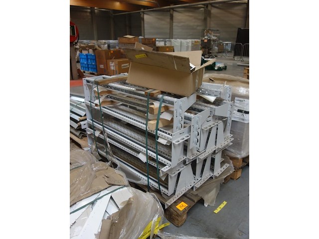 Pallet metalen ligger - afbeelding 2 van  7
