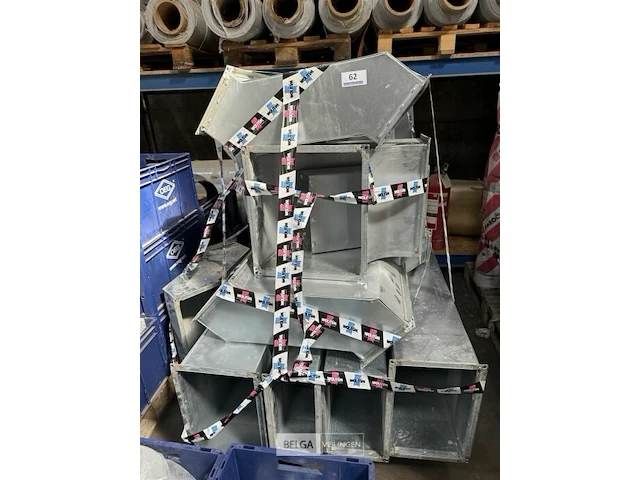 Pallet onderdelen luchtkanalen + bochten + hoeken - afbeelding 1 van  2