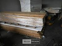 Pallet osb platen ±30 st l250xb60xd1,2 cm - afbeelding 1 van  1