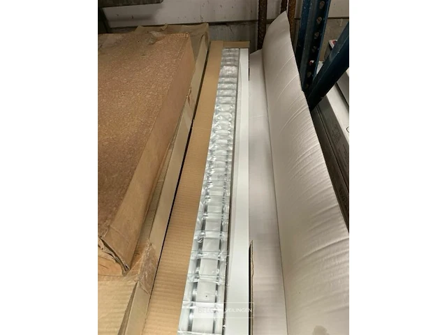 Pallet plafondverlichting div soorten - afbeelding 2 van  3