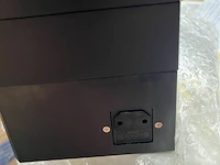 Pallet powerdock batterijopladers en plastic bakken - afbeelding 2 van  6