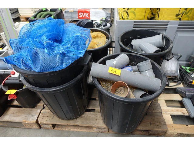 Pallet pvc fittingen - afbeelding 1 van  4