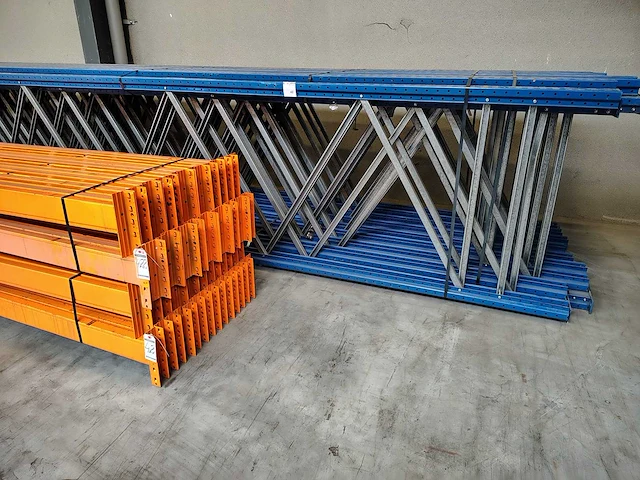 Pallet racking 18 frames h8000, 60 beams l2600mm - afbeelding 1 van  2