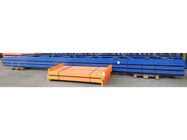 Pallet racking 7 frames h8000, 36 beams l1950mm - afbeelding 1 van  2