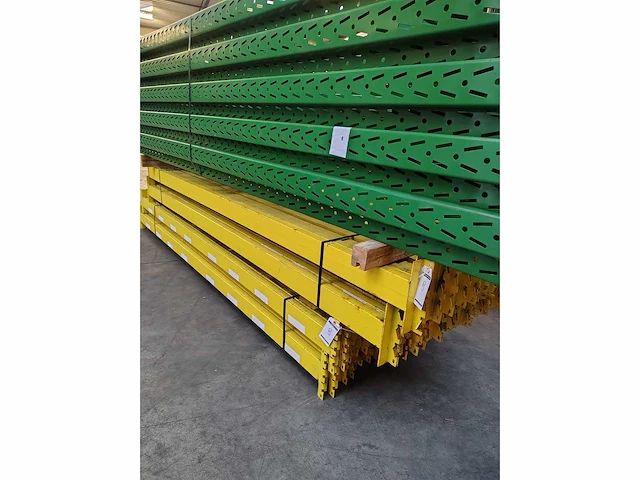 Pallet racking h8000mm x l (9x 2700mm) x w 900mm, 4 levels - afbeelding 1 van  2