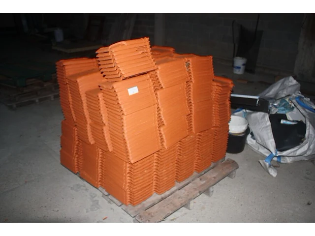Pallet resten dakpannen (22) - afbeelding 1 van  3