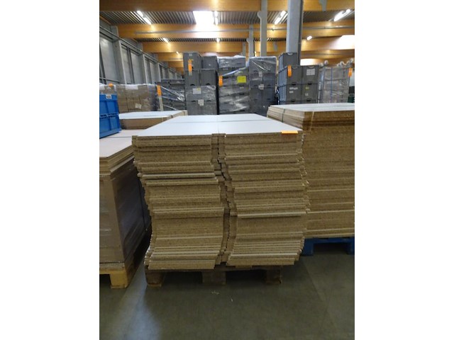 Pallet spaanplaten - afbeelding 1 van  3