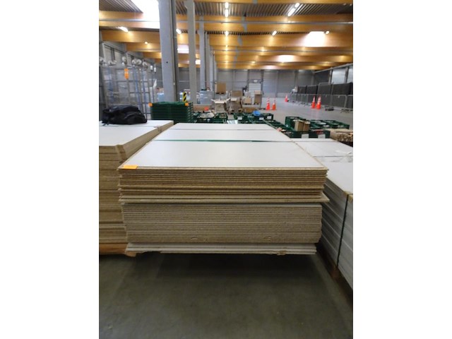 Pallet spaanplaten - afbeelding 1 van  5