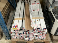 Pallet staanlampen (3 met voet, rest zonder voet) - afbeelding 2 van  3