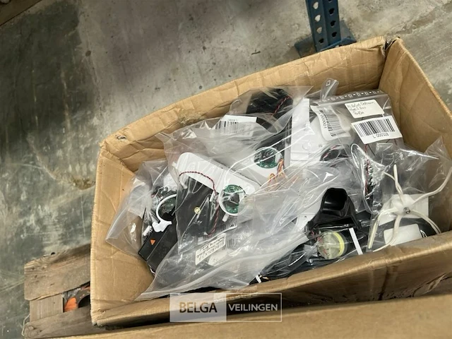 Pallet stofzuigeronderdelen - afbeelding 4 van  5