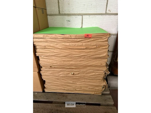 Pallet vellen karton div kleuren - afbeelding 1 van  3