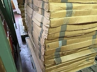 Pallet vellen papier div kleuren - afbeelding 2 van  2