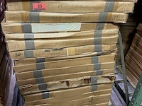 Pallet vellen papier div kleuren