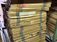 Pallet vellen papier div kleuren - afbeelding 2 van  2