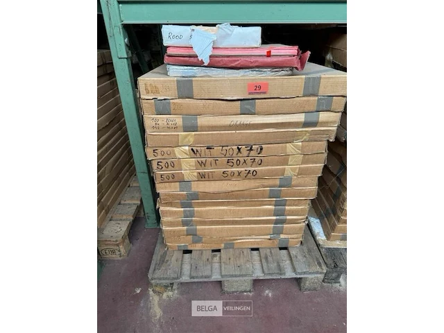 Pallet vellen papier div kleuren - afbeelding 1 van  2