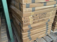 Pallet vellen papier div kleuren - afbeelding 2 van  2