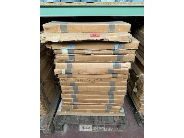 Pallet vellen papier div kleuren - afbeelding 1 van  2