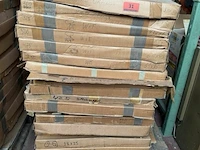 Pallet vellen papier div kleuren - afbeelding 1 van  2