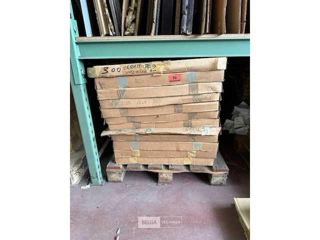 Pallet vellen papier div kleuren - afbeelding 1 van  1