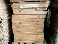 Pallet vellen papier div kleuren - afbeelding 1 van  1