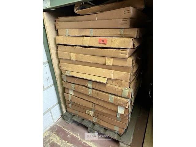 Pallet vellen papier div kleuren - afbeelding 1 van  1