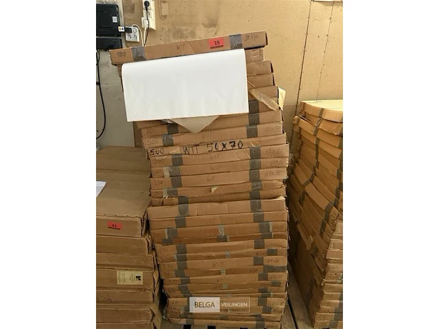 Pallet vellen papier wit - afbeelding 1 van  3