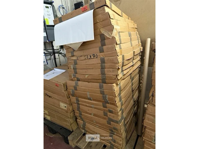 Pallet vellen papier wit - afbeelding 2 van  3