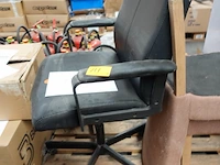 Pallet vuilniszakken + stoelen - afbeelding 2 van  9