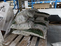 Pallet witte keien - afbeelding 2 van  2