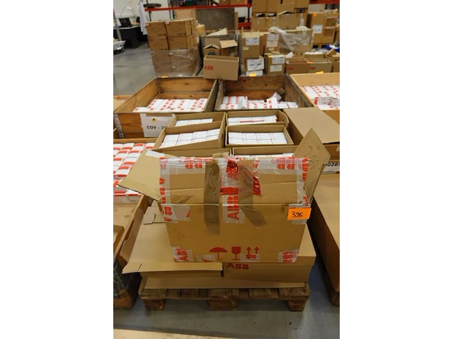 Pallet zekeringen abb - afbeelding 1 van  4