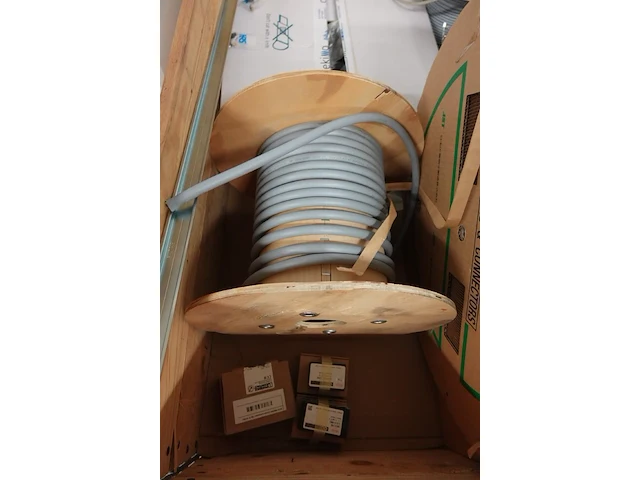 Palletbak + inhoud - afbeelding 2 van  9