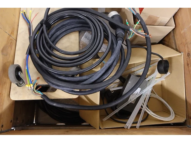 Palletbak + inhoud - afbeelding 2 van  5