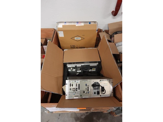 Palletbak + inhoud - afbeelding 1 van  6