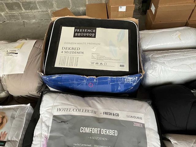 Palletdeal diverse dekbedden - afbeelding 7 van  18