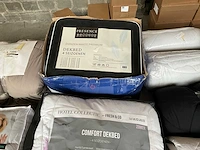 Palletdeal diverse dekbedden - afbeelding 7 van  18