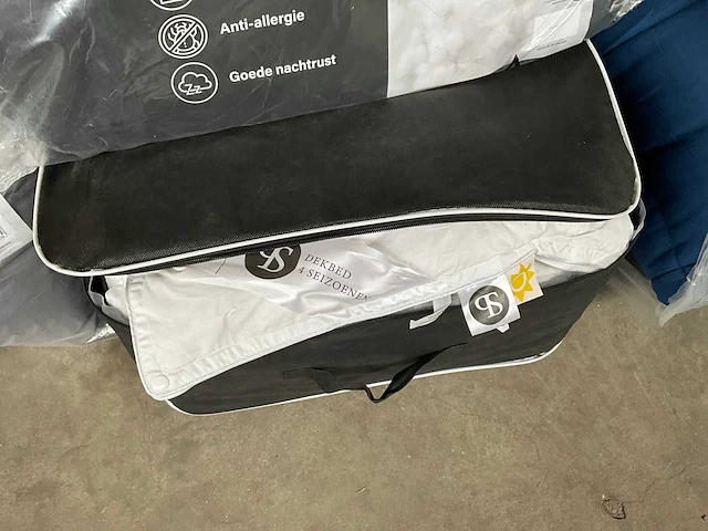 Palletdeal diverse dekbedden - afbeelding 13 van  18