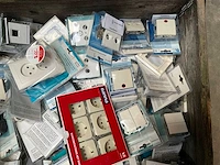Palletdeal diverse schakelmateriaal en toebehoren - afbeelding 6 van  9