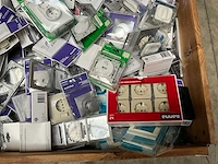 Palletdeal diverse schakelmateriaal en toebehoren - afbeelding 8 van  10