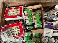 Palletdeal diverse schakelmateriaal en toebehoren - afbeelding 3 van  10